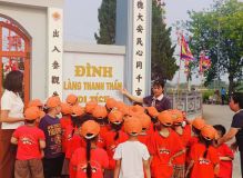 Ảnh hoạt động tham quan di tích lịch sử của địa phương