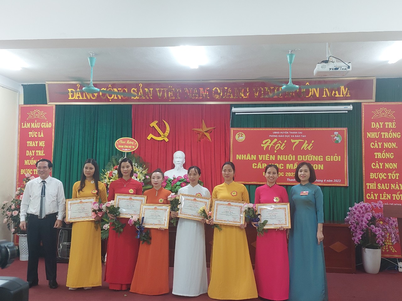 Hội thi nhân viên nuôi dưỡng giỏi cấp huyện